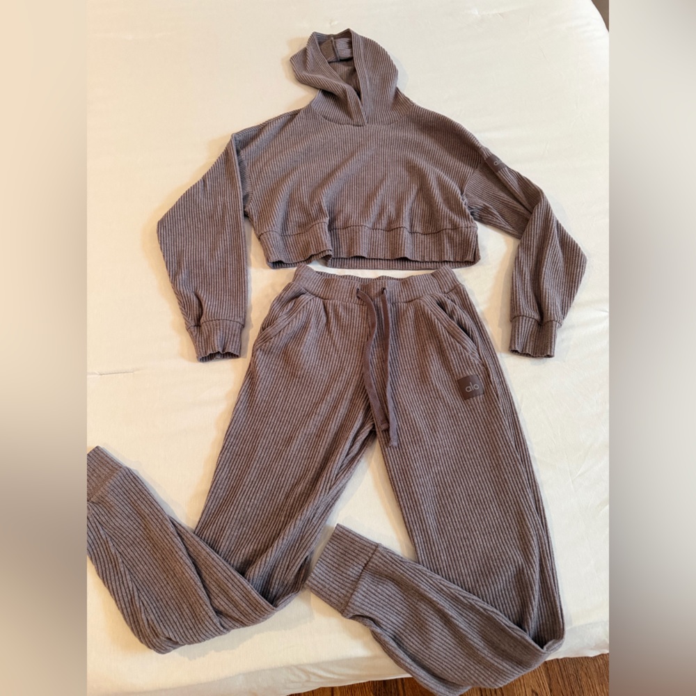ALO Yoga Muse Sweatpant and Muse Hoodie Set